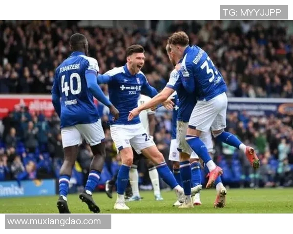 北安普敦主场迎战牛津联队双方争夺关键三分之战