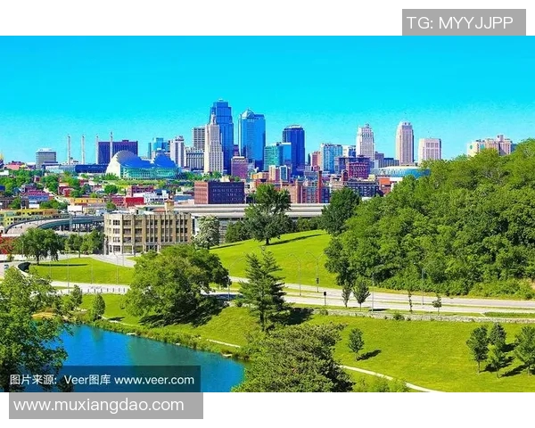 温哥华与堪萨斯城的文化碰撞与城市魅力全景对比分析 温哥华与堪萨斯城的文化碰撞与城市魅力全景对比分析