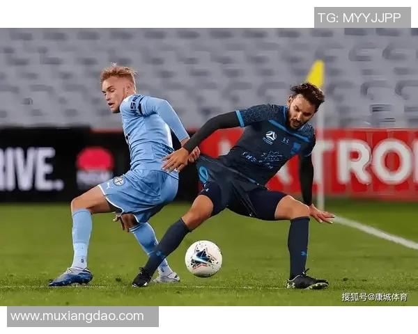 纽喷与墨尔本城的激烈对决谁能在赛场上笑到最后