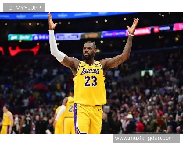 詹姆斯成就历史里程碑首位达成4万分1万板1万助的传奇球员