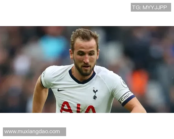 凯恩的传奇之路：从足球天才到全球偶像的成长历程与影响力分析