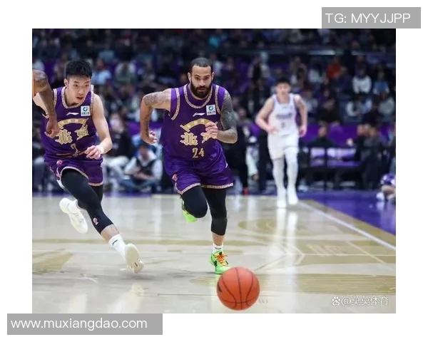 北控男篮对阵深圳精彩比赛录像回顾与分析